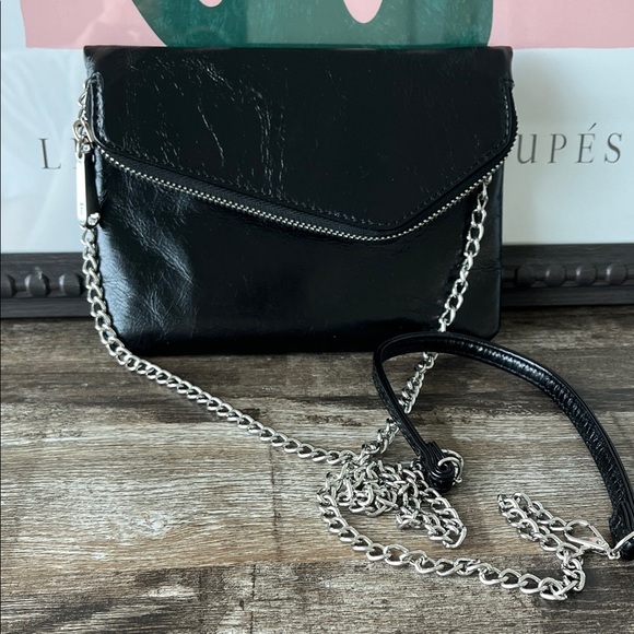 HOBO Handbags - Elegant Black Leather Clutch